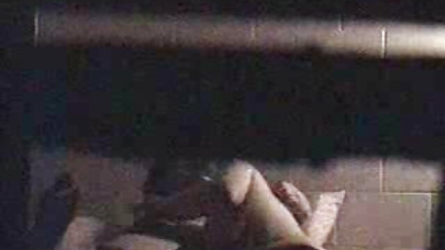 Kualiti HD :  Vixen curvy berada di video seks suami isteri melayu sauna Klip Video 